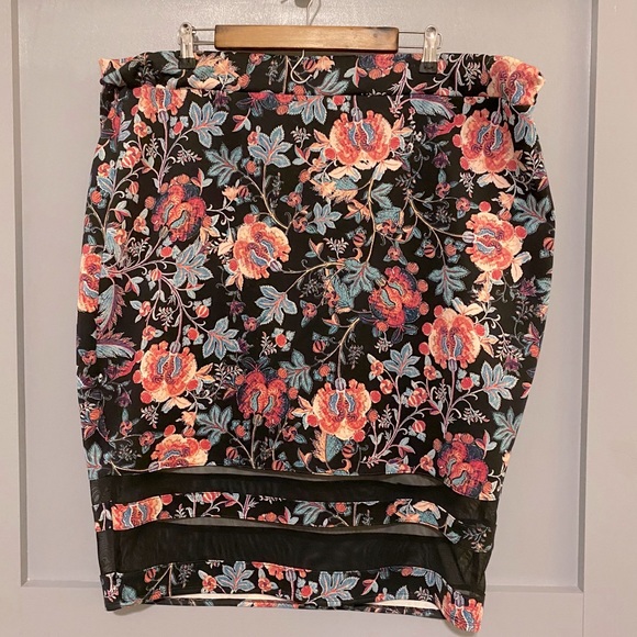 Dresses & Skirts - EUC ...Pencil skirt with cute see thru strips